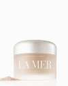 La Mer's luxurious finishing powder is so incredibly light it appears to float. Developed with symmetrically shaped, uniquely coated particles, it magnetically attracts to the skin for a perfect fit. Airspun seaborne particles-some of the lightest materials on earth-create an imperceptible finish that leaves skin looking flawless. Translucent coverage.