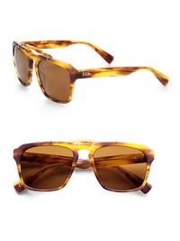 Classic acetate design in wayfare shape. Available in karrimor tortoise with java polar lens.100% UV ProtectionImported