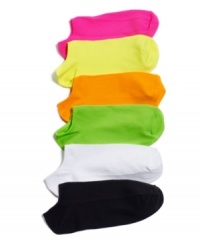 A pair for every workout and every mood. Get basics and brights with this six-pack of HUE anklet socks.