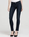 These MARC BY MARC JACOBS dark wash skinny jeans are designed to flatter from every angle and constructed from a comfortable stretch fabric for a better fit--add a fabulous pump and you're good to go.