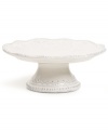 Embossed designs, graceful beading and gently distressed accents give the small Blanc cake stand the classic, romantic feel of Versailles Maison's dinnerware collection.