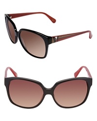 Oversized sunglasses with logo plate detail at temple for the ultimate DIANE von FURSTENBERG look.