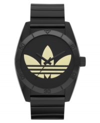 With a golden logo at the dial, this stylish adidas watch displays winning fashion.