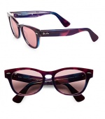 A nylon style in a signature design. Available in havana with crystal green lens or rose-purple with rose lens. Logo temples100% UV protectionMade in Italy 