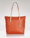 This go-to tote from MICHAEL Michael Kors gets you through your commute with effortless elegance and easy glamour.