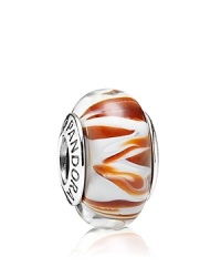 A dramatic tiger-striped design infuses your collection with a touch of the wild. Logo-engraved sterling silver trim displays the PANDORA signature.