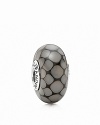 This sizable murano glass charm features a snakeskin-like pattern for a touch of exotic glamour. Logo-engraved sterling silver trim displays the PANDORA signature.