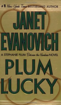 Plum Lucky (Stephanie Plum: Between the Numbers)