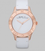 A clean and sleek style in warm rose goldtone and supple, matte leather. Quartz movementWater resistant to 5 ATMRound rose goldtone ion-plated stainless steel case, 40mm (1.6) Logo engraved bezelWhite dialSecond hand White matte leather strapImported