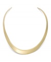 Traditionally stylish. Always a classic, Giani Bernini's polished collar necklace comes in 24k gold over sterling silver. Approximate length: 18 inches.