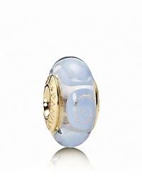 Artsy spirals adorn this glossy murano glass charm. Logo-engraved 14K gold trim expresses the PANDORA signature.