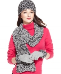 Leave the cold winter chill wayside with these ultra-soft, cozy gloves from Cejan that lend casual, chic style to your everyday accessorizing.