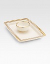 A beautiful design inspired by the pageantry of ancient horseraces features a handcrafted porcelain tray and matching bowl, both carefully glazed in concentric circles of 24k gold, platinum and rose gold. Ideal for hummus, salsa or any favorite dip Dishwasher safe 4¾W X 1½H X 4¾D Made in USA 