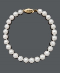 The gift to last a lifetime. This beautiful pearl bracelet features A+ Akoya cultured pearls (6-6-1/2 mm) with a 14k gold clasp. Approximate length: 7-1/2 inches.