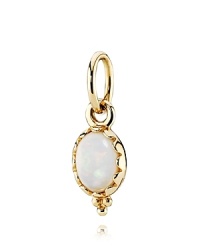 Channel classic elegance with a white opal PANDORA pendant in 14K gold.