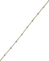 Add a touch of luxury with a simple chain. Giani Bernini's Singapore bracelet is crafted in 24k gold over sterling silver. Approximate length: 9 inches.