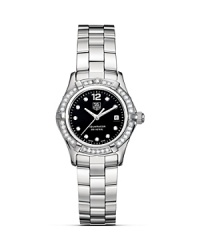 This sporty and elegant Aquaracer watch features a Steel bracelet and steel case surrounding a graceful black and diamond dial with full diamond bezel.