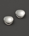 Gleaming 15K. white gold disks are an elegant, timeless accent.