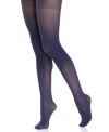 Perfectly opaque with an impeccable matte finish, these classic opaque tights from Lauren Ralph Lauren give skirts and dresses a modern update.