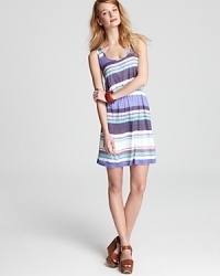 With an easy-breezy silhouette and vibrant stripes, this Splendid dress masters casually chic summer style.