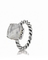 Center your stackable PANDORA rings with a eye-catching mother-of-pearl on a twisted silver band.