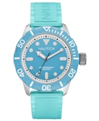 Have more fun in the sun with the playful color of this Nautica sport watch.