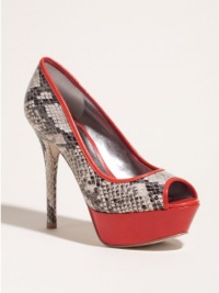 GUESS Nanci Pumps