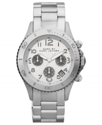 Pull off your weekend looks with this classic chronograph watch from Marc by Marc Jacobs.