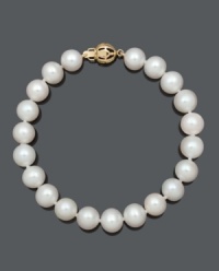 Embrace the subtlety of traditional style. This classic bracelet features AA+ cultured freshwater pearls (8-9 mm) with a 14k gold clasp. Approximate length: 7-1/2 inches.