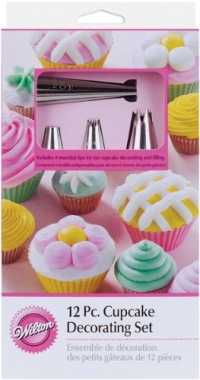 Wilton 2104-6667 12-Piece Cupcake Decorating Set