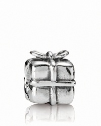 Capture the pleasure and excitement of a perfectly wrapped present with this PANDORA charm in sterling silver.