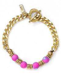 Equal parts classic and cool, this Vanessa Mooney chain link bracelet is ready to join your arm party.