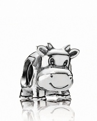 This friendly farm animal a makes an amiable appearance on your PANDORA charm bracelet.