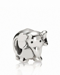 With his oversize ears and uplifted trunk, this sterling silver PANDORA elephant charm is sure to win your heart.