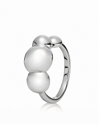 Bubbly and beautiful, this sterling silver ring from PANDORA enhances your stable of styles.