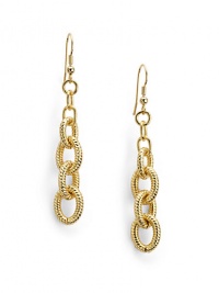 THE LOOKInterlocking ribbed links18k goldplated settingHook backTHE MEASUREMENTLength, about 3ORIGINMade in Italy