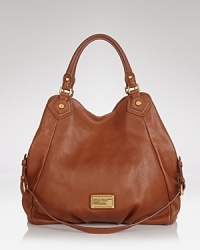 Lend your workday looks sophisticated panache with this luxurious leather tote from MARC BY MARC JACOBS.