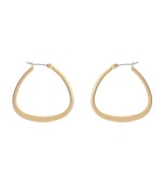 Snap up simple hoops with a trendy twist. These Kenneth Cole New York earrings feature a classic hoop style with an up-to-date shape. Crafted in worn gold tone mixed metal. Approximate diameter: 1 inch.