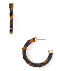 Tap into '70's-inspired elegance with this pair of Lauren Ralph Lauren hoop earrings, which flaunts retro allure with tortoiseshell accents.