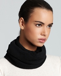 Echo marries the elegance of cashmere with the ease of a loop for supreme scarf style.