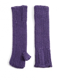 THE LOOKAllover chunky knit constructionFingerless styleTHE MATERIALPolyester/woolCARE & ORIGINDry cleanImported