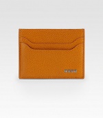 A sleek card case in finely pebbled leather with a front logo detail.Five card slotsLeather4 x 3Made in Italy