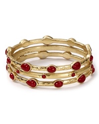 Lauren Ralph Lauren puts a chic spin on this season's global influences with this bangle trio. A contrast of texture and tone, this set perfects a style-setting stack.