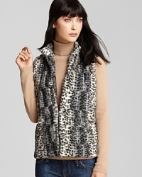 Take your everyday outfits to wild with the addition of Aqua's leopard faux fur vest-the longer length is perfect over leggings.