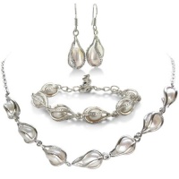 Unusual Freshwater Pearl Set, Necklace, Bracelet and Earrings