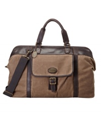 Fossil's waxed canvas Estate Duffle is the perfect weekend bag. The spacious interior and outer pockets provide plenty of room to hold all of your travel necessities.