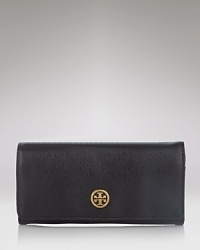 Saffiano leather, topped with a gleaming logo medallion, is classic Tory Burch style at its most luxe.