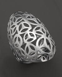 Di MODOLO's open weave ring lends a modern look in a full-finger style.