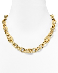 MICHAEL Michael Kors' classically styled gold chain is a striking complement to a neutral neckline. Slip it on with sumptuous knits to channel the label's enviable jet-set aesthetic.