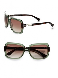 THE LOOKRectangular style Translucent acetate framesLogo etched lens Logo accented temples Variegated armsSignature case includedTHE COLORGreen with brown gradient lensesORIGINMade in Italy